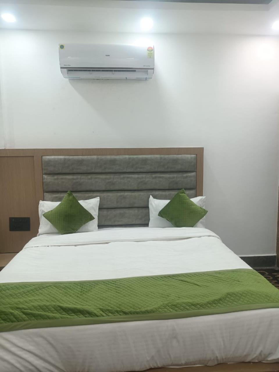 Hotel Whitehouse Ac Family Room Agra  Exteriér fotografie